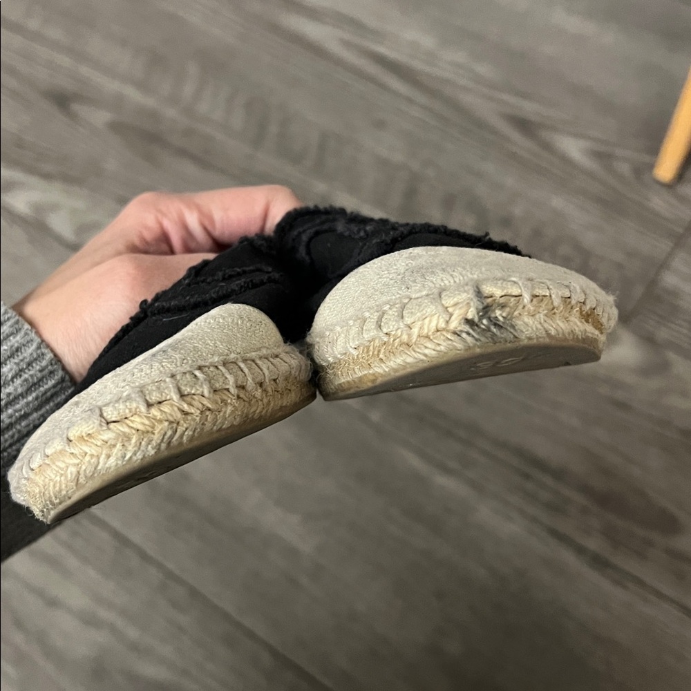 Classic CHANEL Black and Cream Canvas Espadrilles Shoes Sz 39 8 - Picture 14 of 14